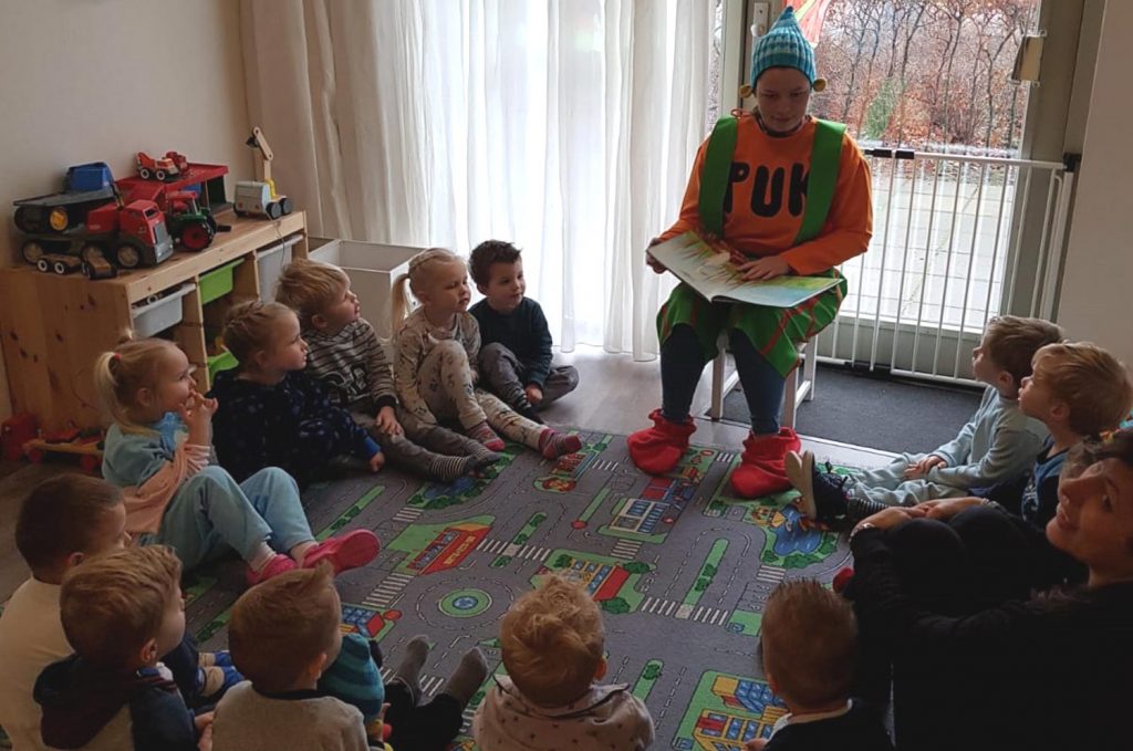 voorlezen bij kinderopvang dagopvang Zuidwolde MoreThanKidz